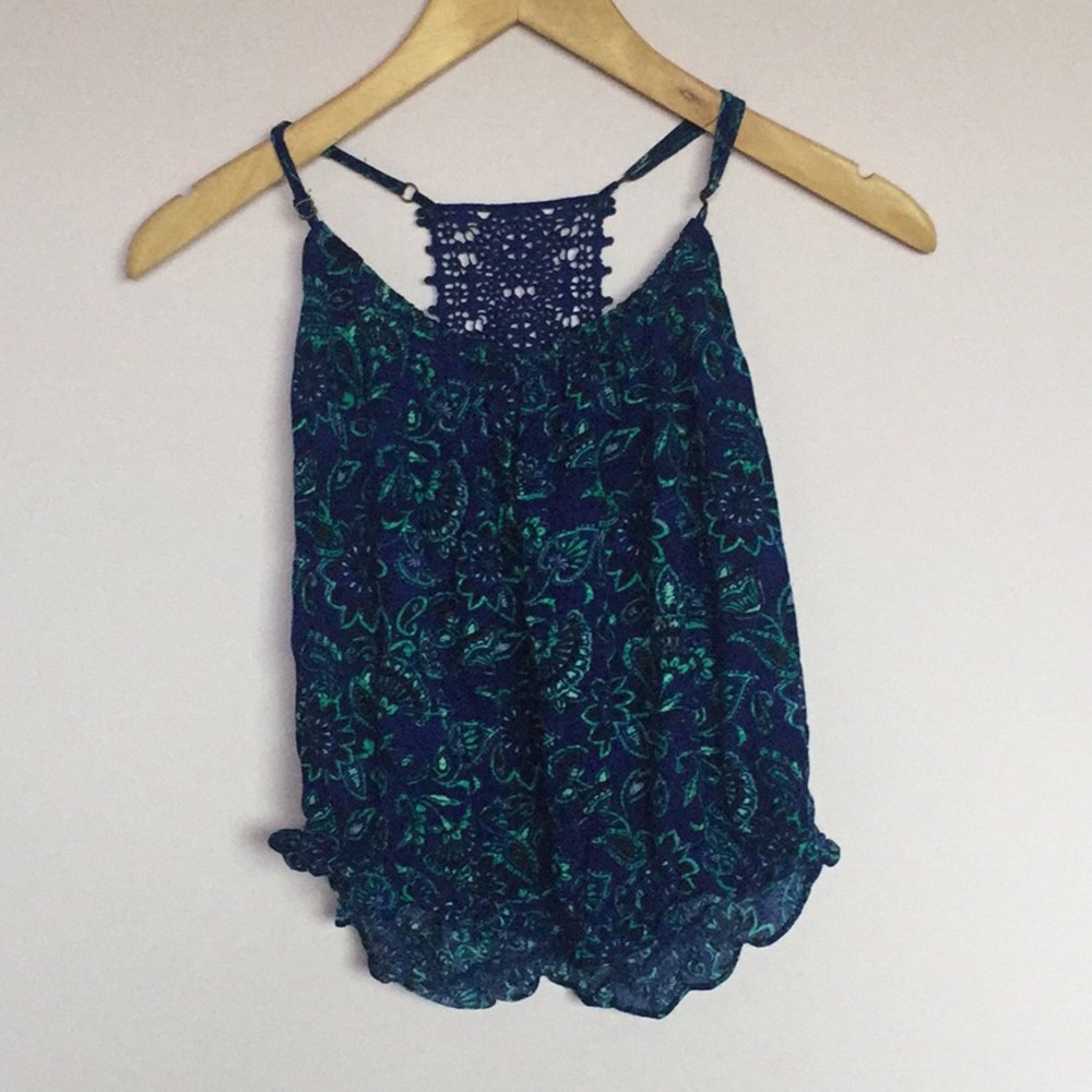 CROPPED BLUE PATTERNED TANK TOP
